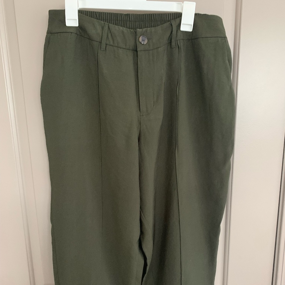 High-Rise Slim Straight Leg Pintuck Ankle Pants